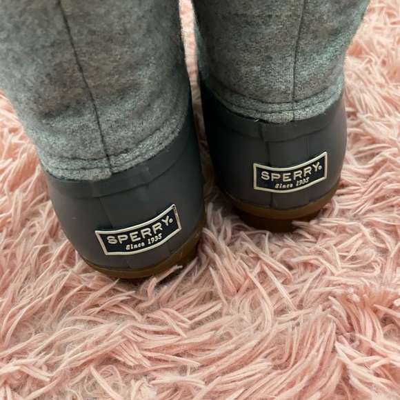 Sperry Women's Gray and Tan Duck Boots - Picture 4 of 7